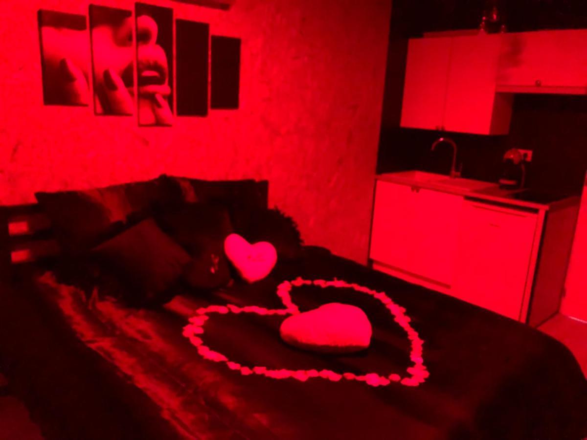 Mini Love Room Jacuzzi Privatif Urimenil Екстер'єр фото